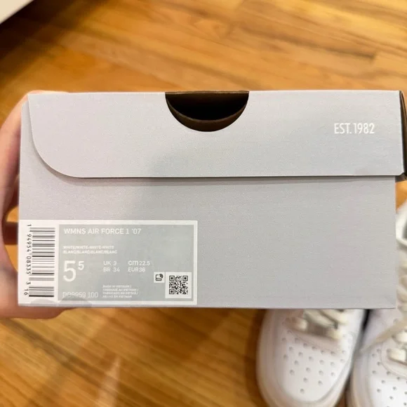 Nike Air Force 1 - Picture 6 of 8